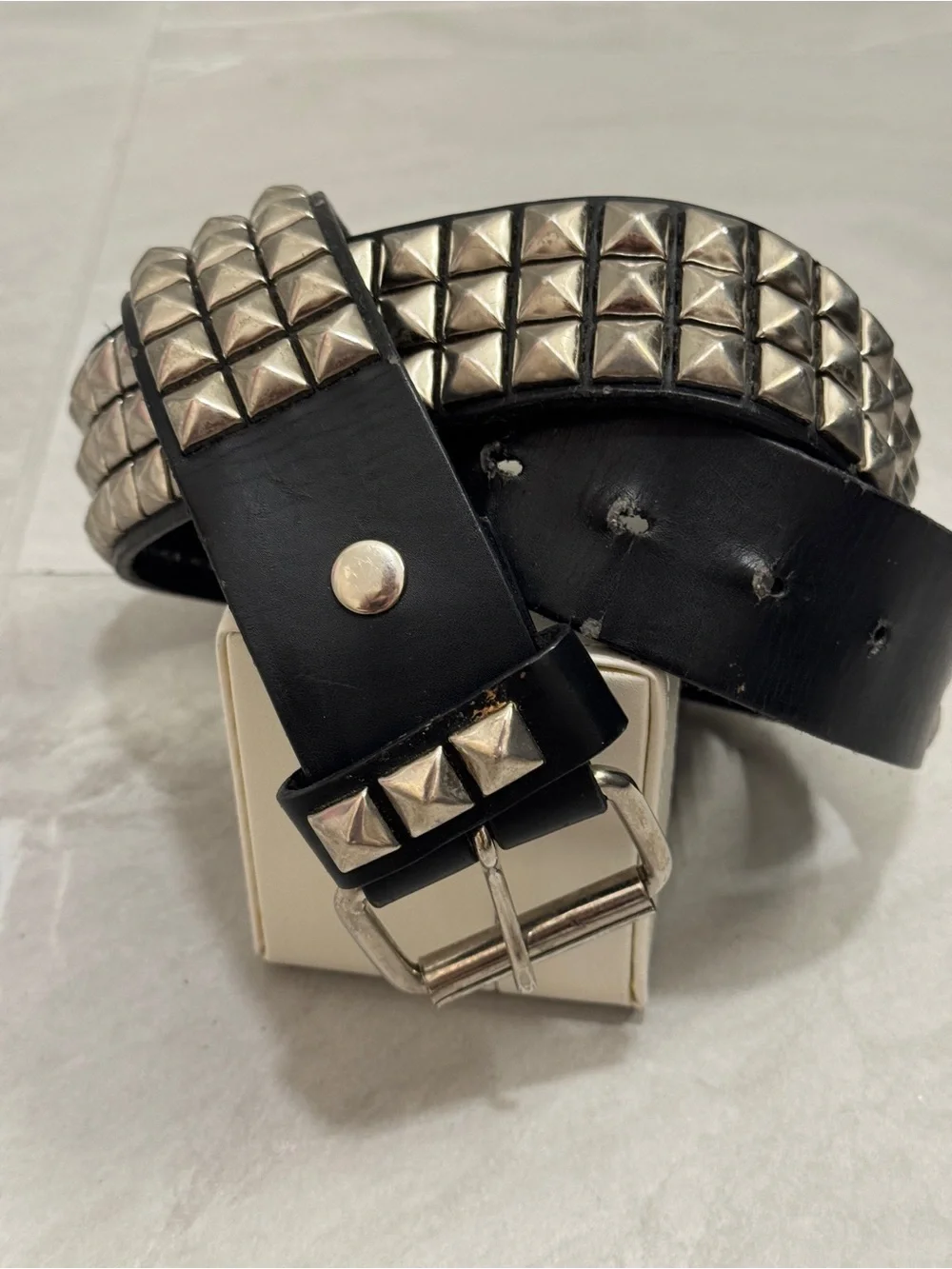 Hot Topic Black Belt with Silver Pyramid Studs 90s indie punk style